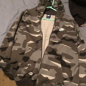 Men’s Nike zip up hoodie